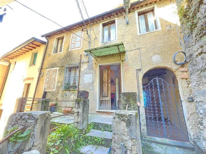 Casa con 6 locali in vendita in Camaiore Paese, Camaiore