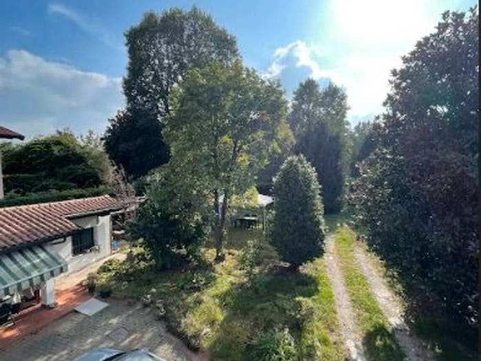 Casa con 6 locali in vendita in Viale Roma, Agrate, Agrate Conturbia