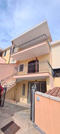 Casa con 6 locali in vendita in Via Nazionale, Orosei