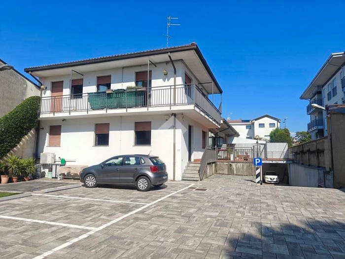Casa con 5 locali in vendita in Viale brianza, Centro, Carate Brianza