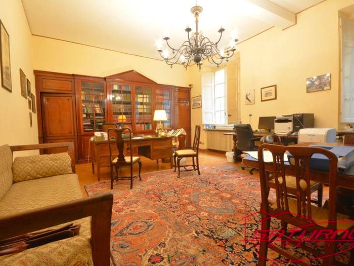 Appartamento con 6 locali in vendita in Corso Garibaldi, Piazza Napoleone San Michele, Lucca