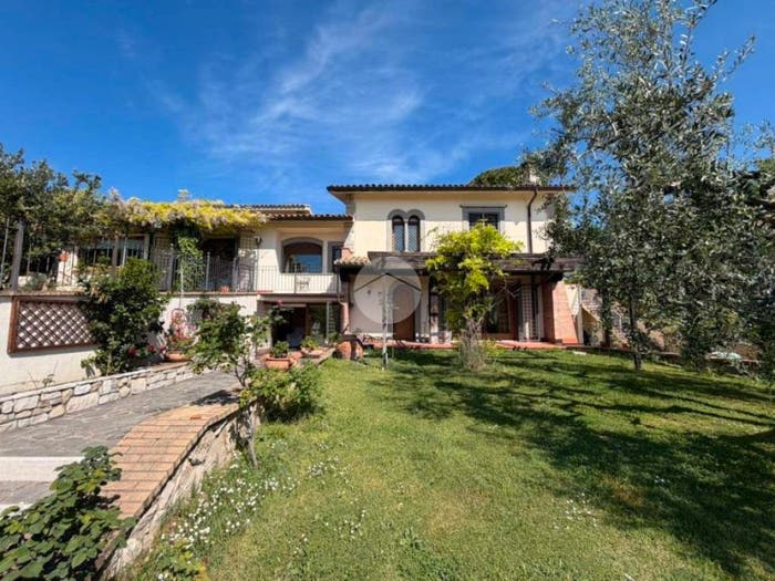 Casa con 6 locali in vendita in Strada Dei Pioppi, Fara in Sabina