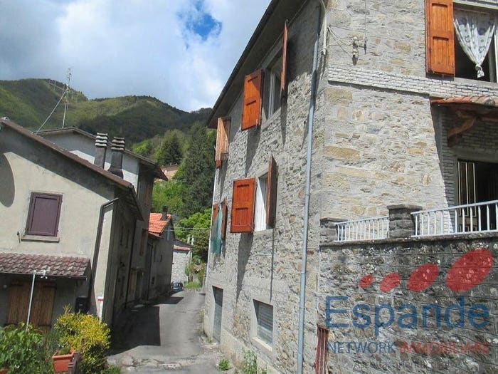 Casa con 6 locali in vendita in Granaglione, Alto Reno Terme