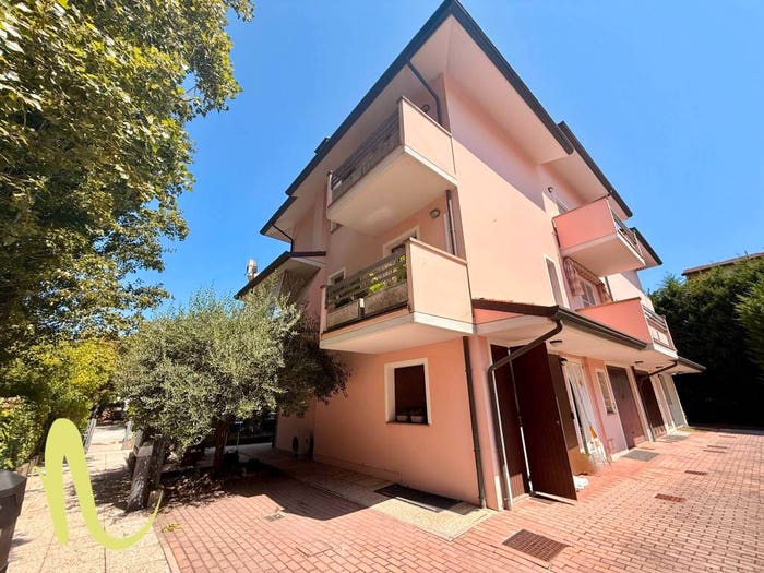 Casa quadrilocale in vendita in Viale Gastone Sozzi, Cesenatico Levante, Cesenatico