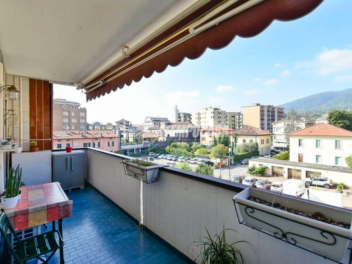 Appartamento trilocale in vendita in Via Dante, Centro, Erba