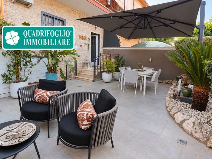 Appartamento trilocale in vendita in Via Ittiri, Rocca Cencia, Roma