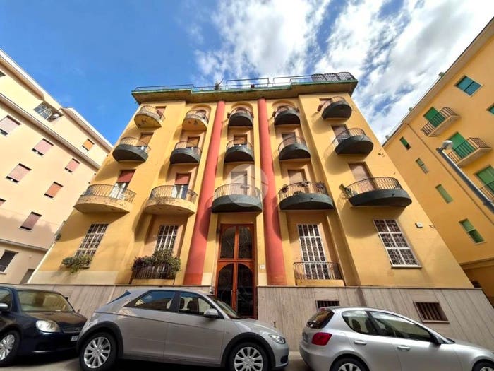 Appartamento trilocale in vendita in Via Bartolomeo Caracciolo, Stella Materdei, Napoli