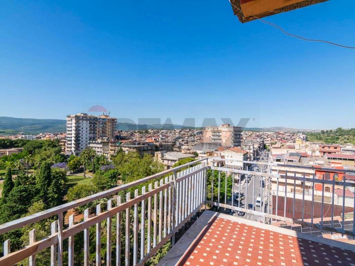 Appartamento con 5 locali in vendita in Via Sebastiano Scamporlino, Francofonte