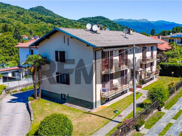 Appartamento trilocale in vendita in Via San Camillo, Marchirolo