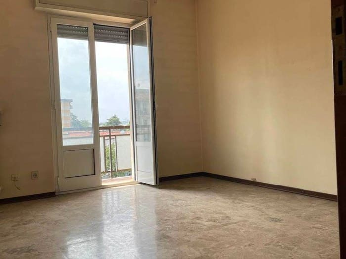 Appartamento quadrilocale in vendita in Via Colombo, Piacenza