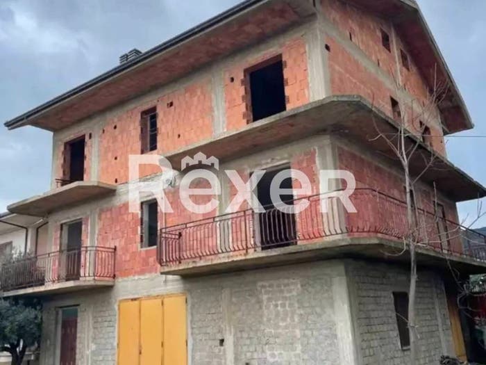Casa con 5 locali in vendita in Via Garoccia, Centro, Francavilla Marittima