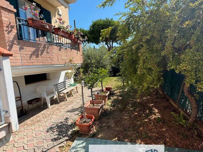 Casa con 6 locali in vendita in Traversa Sechini, Centro, Giulianova