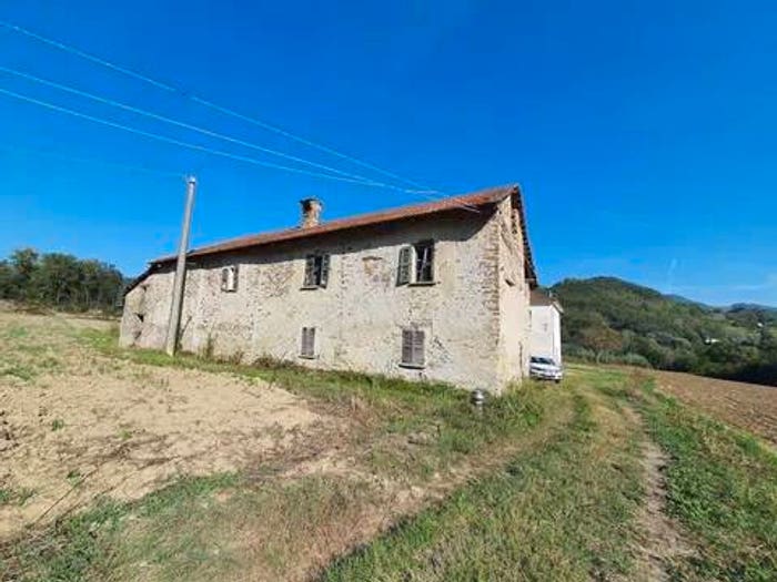 Casa con 6 locali in vendita in Ponti