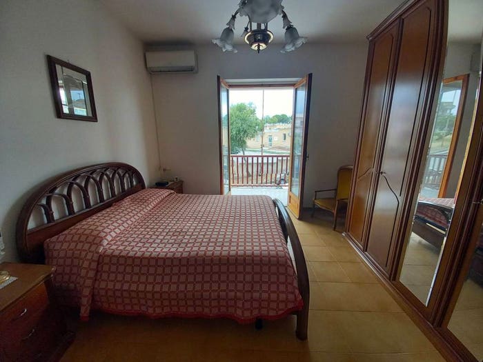 Appartamento quadrilocale in vendita in Via Fratelli Bandiera, Badolato Marina, Badolato