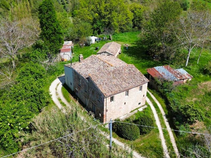 Casa con 6 locali in vendita in Contrada Torbidello, Rotella