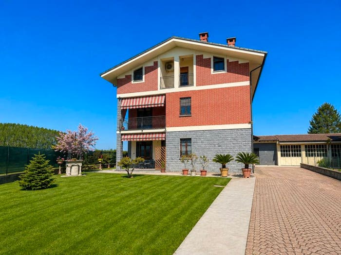 Casa con 6 locali in vendita in Via Rovarino, Caramagna Piemonte
