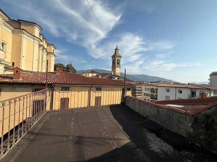 Casa trilocale in vendita in PIAZZA CAMOZZI, Centro, Grumello del Monte