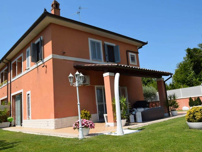 Casa con 6 locali in vendita in Via Santo Pietro, Sanmagno Sterpete Corvia, Foligno