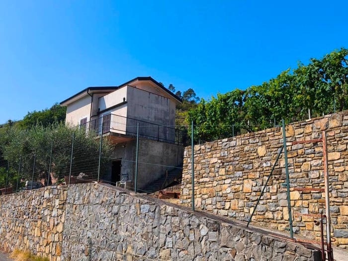 Casa bilocale in vendita in Verezzo, Sanremo