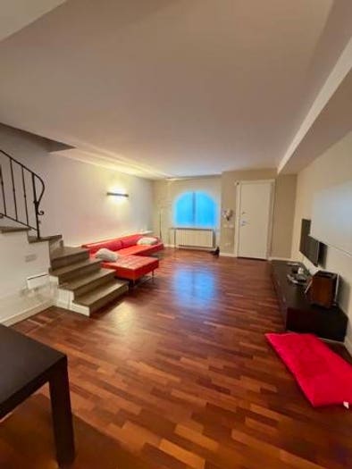Casa con 5 locali in vendita in Via Mallemort De Provence, Agliana