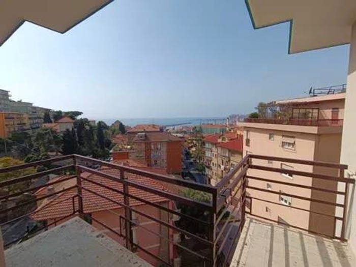 Appartamento con 5 locali in vendita in Via Diano Calderina No Number, Oneglia, Imperia