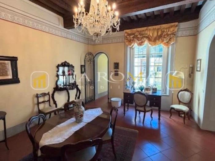 Appartamento con 6 locali in vendita in Piazza Anfiteatro Torre Guinigi, Lucca