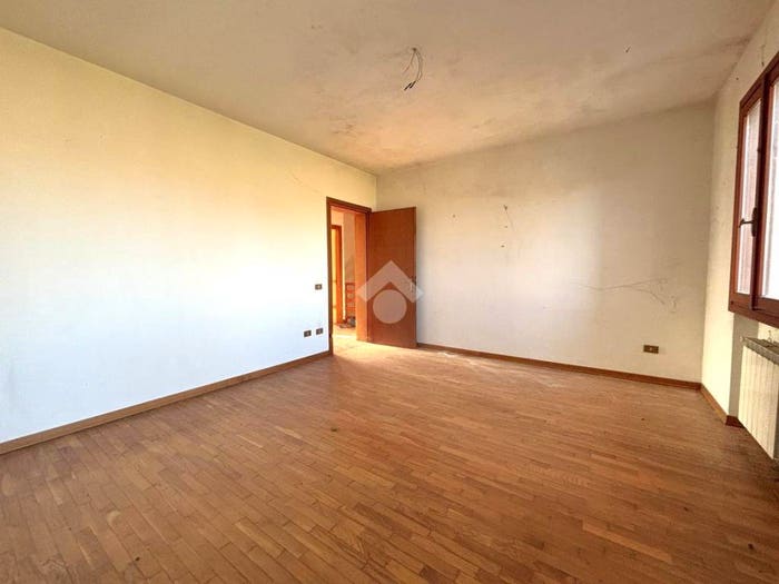 Casa con 6 locali in vendita in Via Sant'ambrogio, Badoere, Morgano