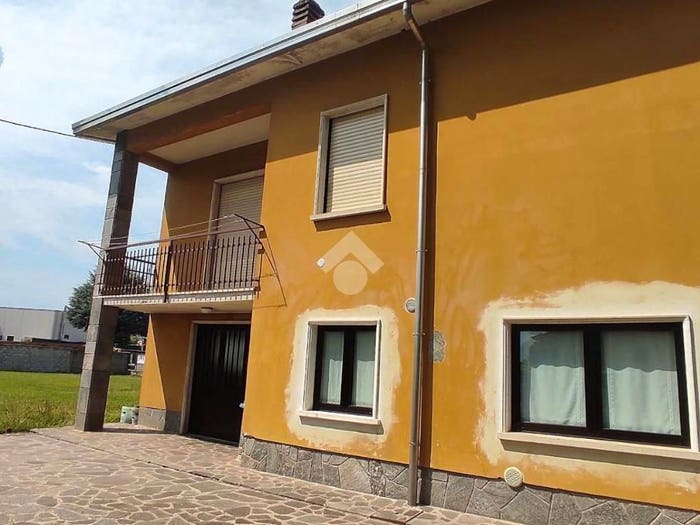 Casa quadrilocale in vendita in Via Alcide De Gasperi, Centro, Ferno