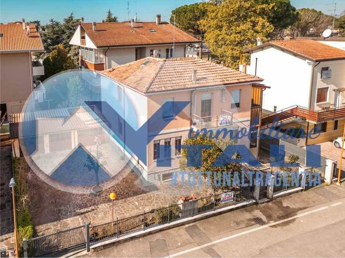 Casa con 6 locali in vendita in Via Galileo Ferraris, Ippodromo, Cesena