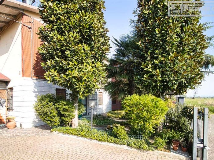 Casa con 6 locali in vendita in Stradello Castelnuovo Rangone, Portile Paganine, Modena
