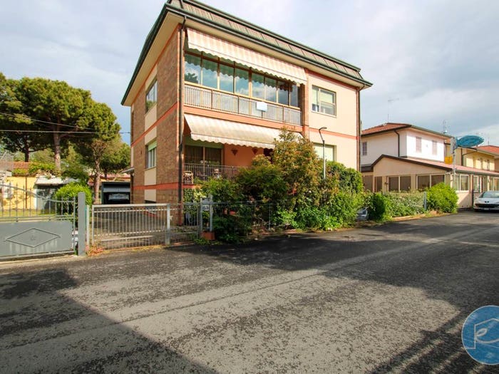 Casa con 6 locali in vendita in Via Cremona, Cesenatico Ponente, Cesenatico