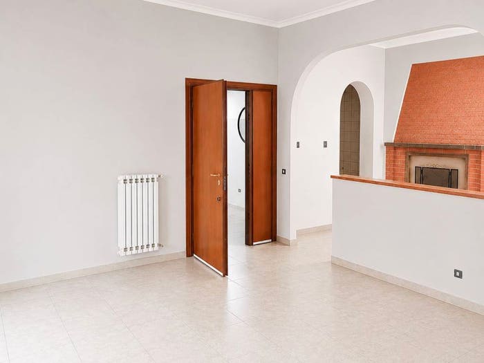 Appartamento trilocale in vendita in Via Brondello, Osteria Nuova, Roma