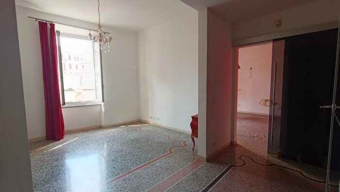 Appartamento quadrilocale in vendita in Via Carlo Collodi, Savona