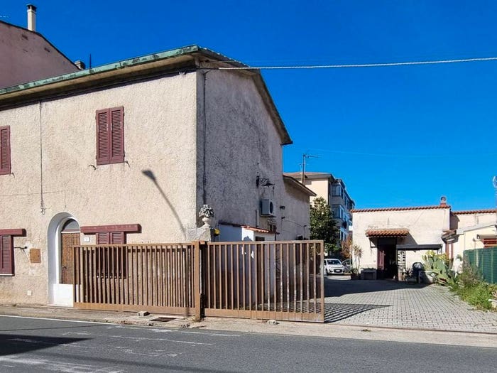 Casa con 6 locali in vendita in Str Volterrana, Vicarello, Collesalvetti