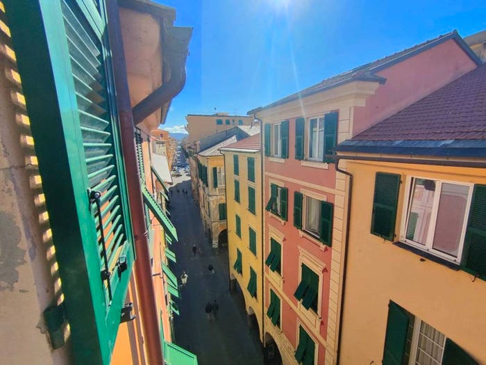 Appartamento trilocale in vendita in Via Vittorio Veneto, Centro Storico, Chiavari