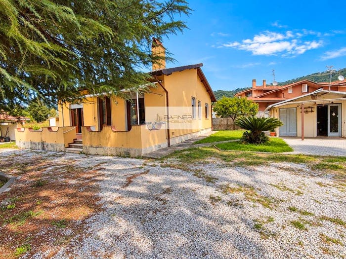 Casa con 6 locali in vendita in Via dei Borghi, Stiava, Massarosa