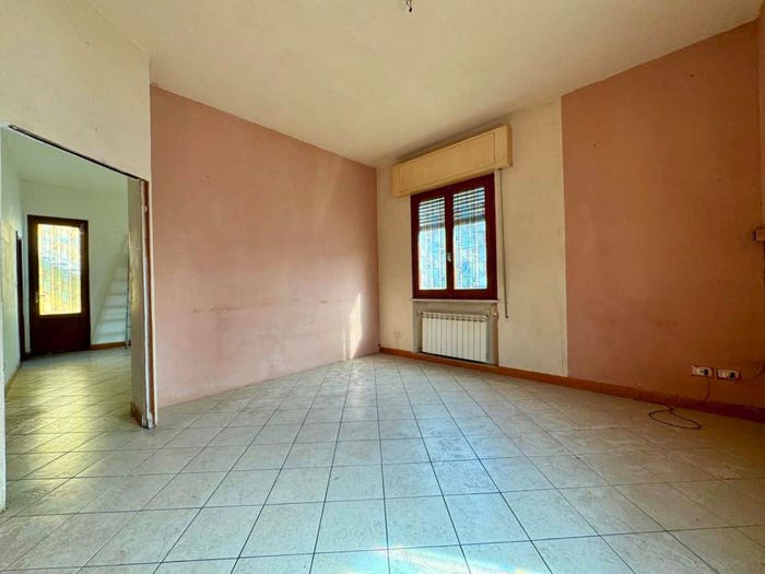 Casa con 6 locali in vendita in Via Erbosa, Vergine, Pistoia
