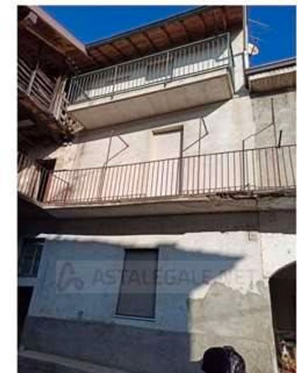 Appartamento con 6 locali in vendita in Via Castello, Lurago Marinone