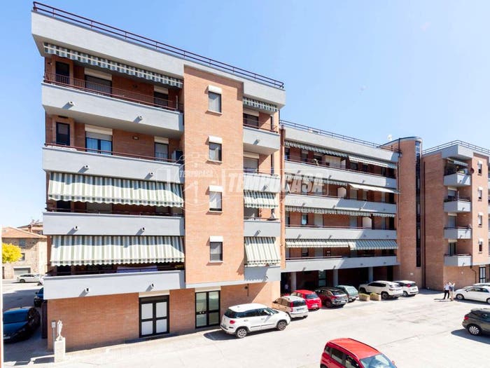 Appartamento quadrilocale in vendita in Via Maggio, Centro, Marsciano