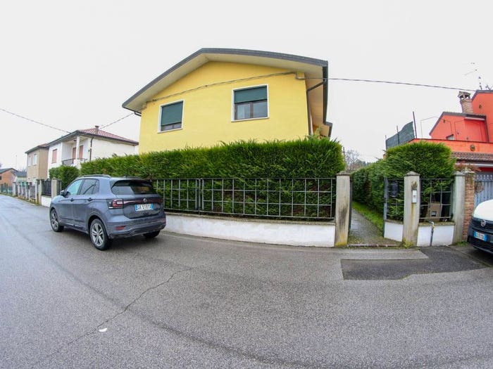 Casa con 6 locali in vendita in Via Guglielmo Marconi, Ariano Ferrarese, Mesola