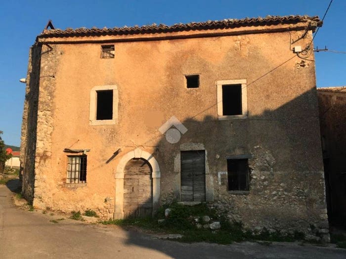 Casa con 6 locali in vendita in Via Case Pinciveri, Veroli