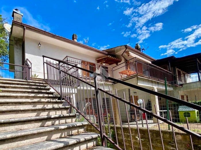 Casa trilocale in vendita in Via dei Pini, Centro, Valentano