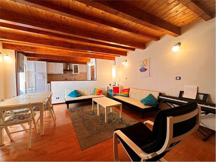 Casa con 5 locali in vendita in Via Ottano, Pornassio