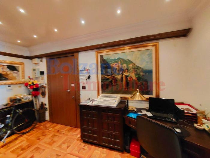 Appartamento quadrilocale in vendita in Via De Lai, Centro, Bolzano