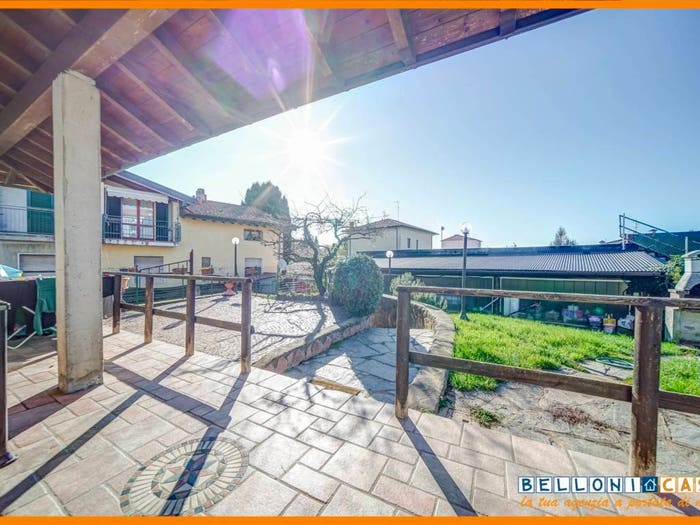 Casa con 5 locali in vendita in Via Agosto, Morazzone