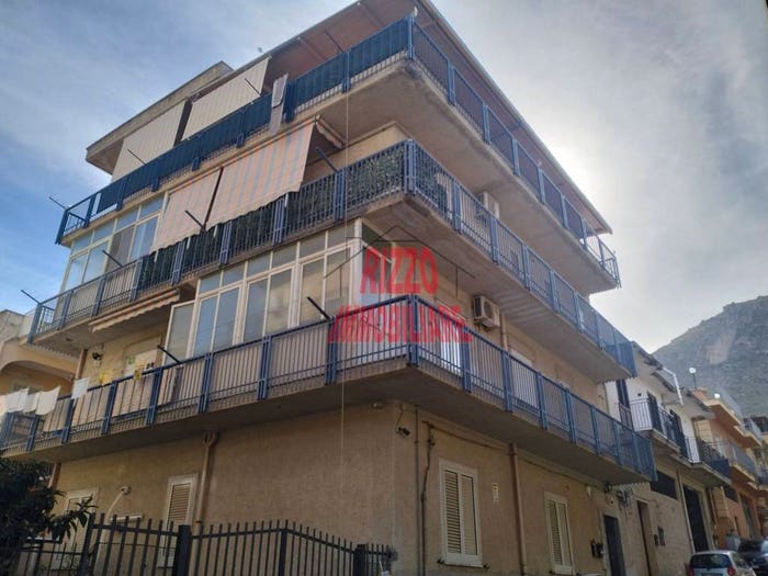 Appartamento con 5 locali in vendita in Via Giovanni Gentile, Portella Di Mare, Misilmeri