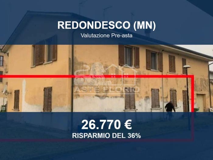 Appartamento con 6 locali in vendita in Piazza IV Novembre, Centro, Redondesco