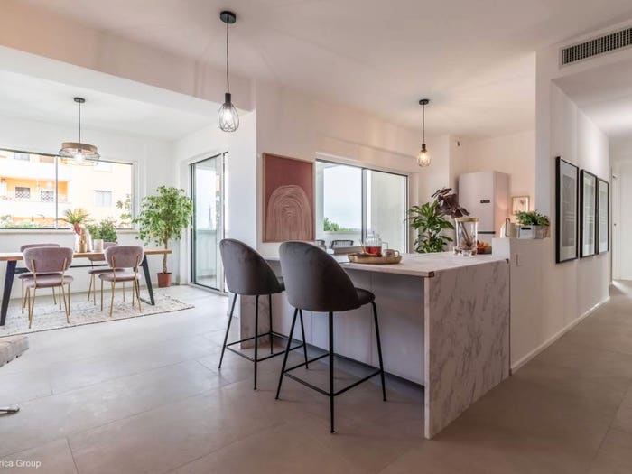 Appartamento quadrilocale in vendita in Via Pietro Mascagni, Centro, Aprilia
