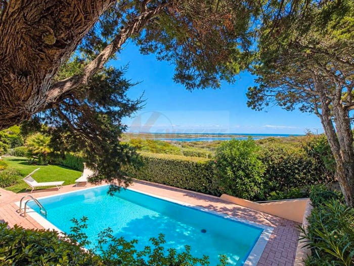 Casa con 5 locali in vendita in Via Martiri Turritani, Punta De Su Turrione, Stintino