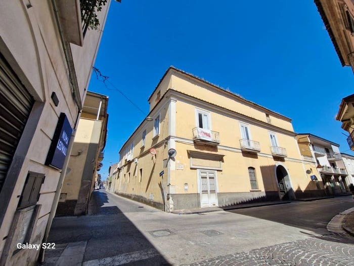 Casa con 6 locali in vendita in Corso Piave, Curti